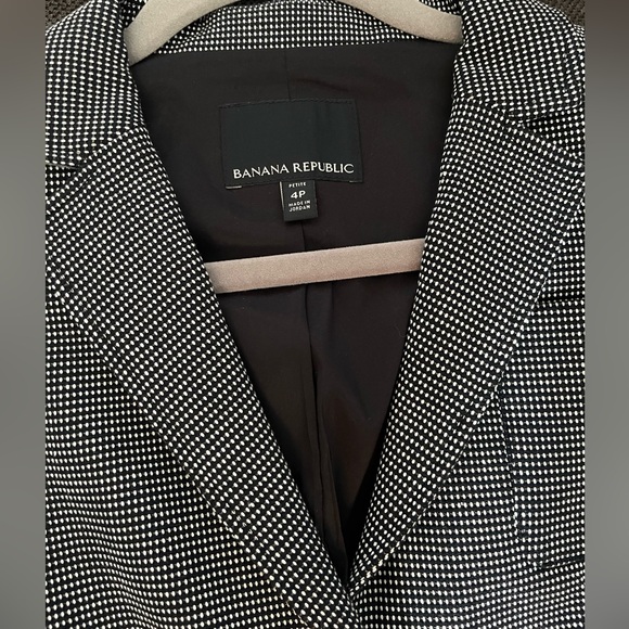 ♥️Banana Republic Black/White Houndstooth 2 Button Blazer. 4P US. like New. - Picture 3 of 4